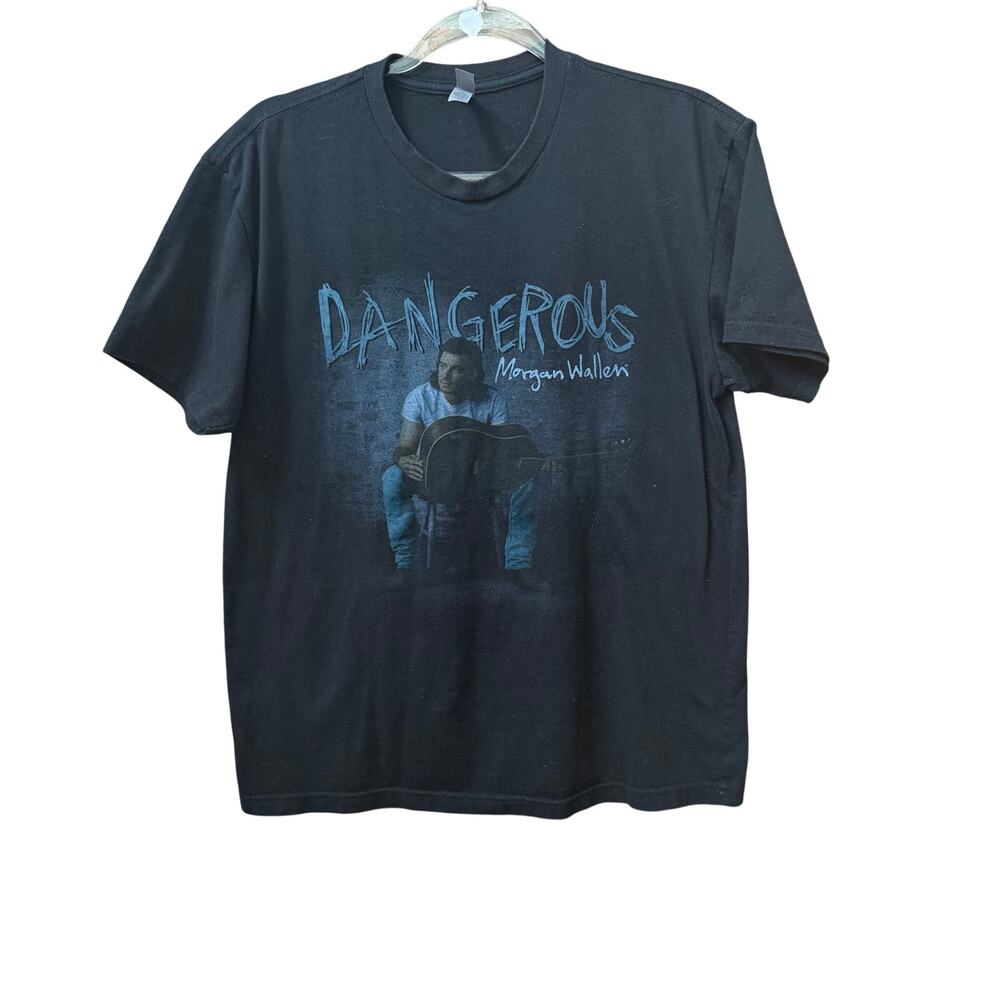 Morgan Wallen Dangerous Tour Tee Sz Medium T-Shirt Double Sided Graphic Country